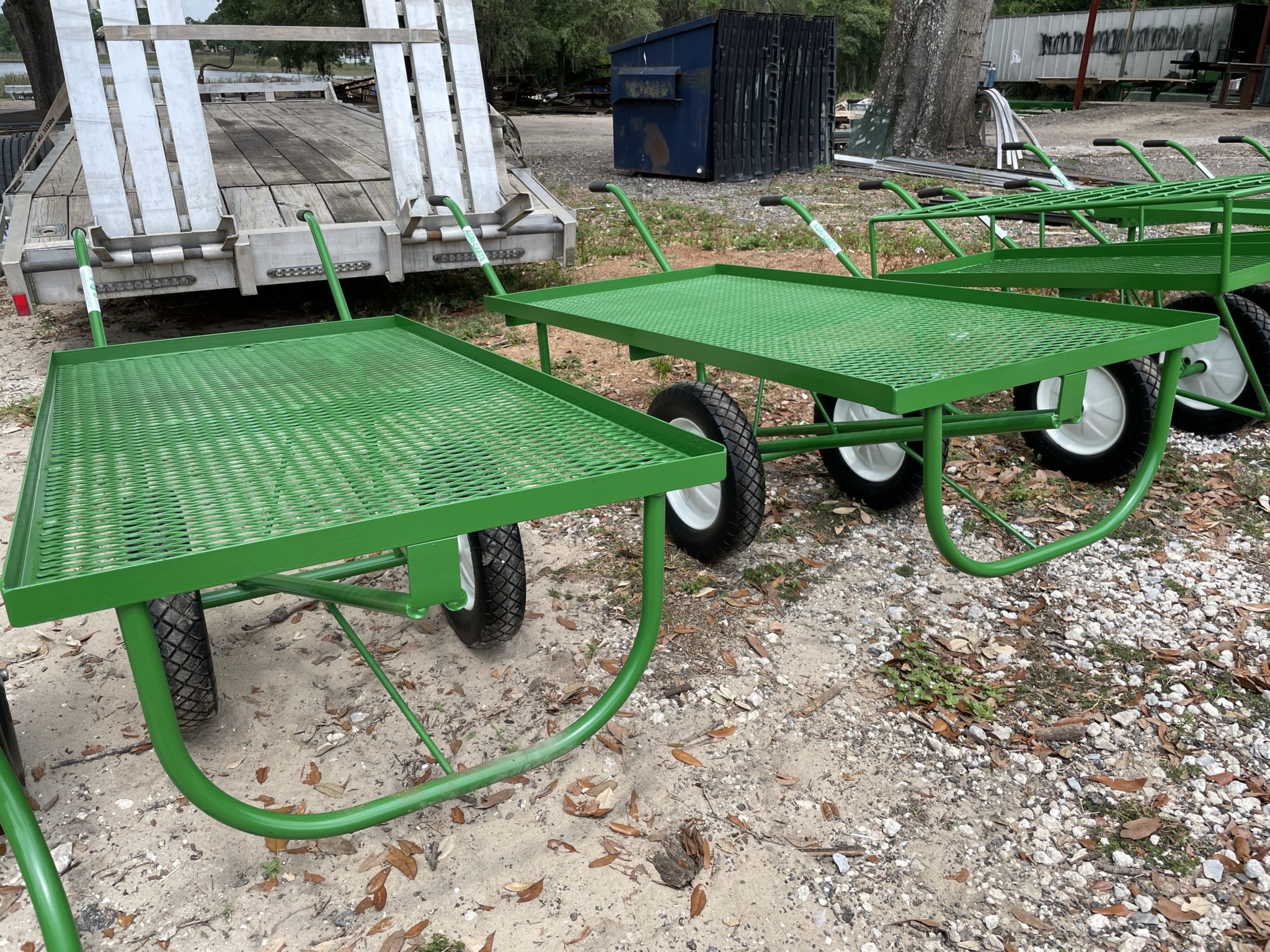 hand-carts-agricultural-and-good-transport-equipment-in-minneola